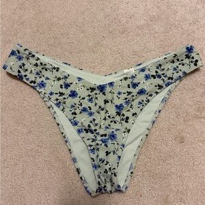 Abercrombie & Fitch Tall-Side High-Leg Cheeky Bottom